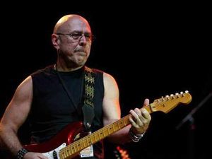 Supporting image for story: Dave Mason brings his new tour to Shrewsbury and Bilston