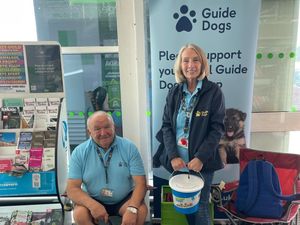 Supporting image for story: Army veteran, 72, to complete first skydive in 50 years - for a good cause