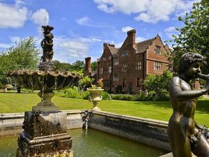 Supporting image for story: Special guest to open Ludstone Hall car show