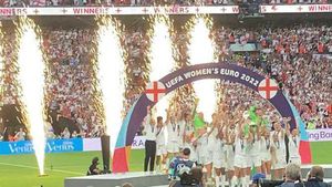 The lucky couple were sat six rows away from the pitch amongst the players' families.