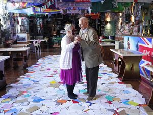 Supporting image for story: Veteran receives 2,700 cards on 100th birthday