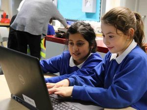 Supporting image for story: Esports can boost pupils’ confidence, study suggests