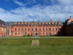 Supporting image for story: Shropshire independent school criticised over handing of incidents where pupils shared online nude images