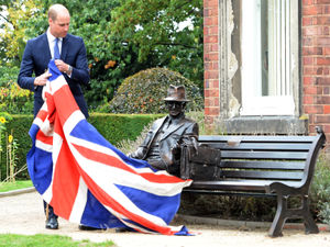 Supporting image for story: Prince William unveils Frank Foley statue in Stourbridge– with PICTURES and VIDEO