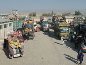 Supporting image for story: Pakistan-Afghanistan peace talks deadlocked after renewed border clashes