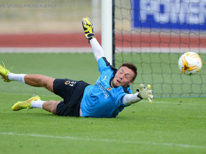 Supporting image for story: Wolves' goalkeeper shortage laid bare