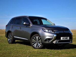 Supporting image for story: Updated petrol Mitsubishi Outlander sees drop in emissions and running costs