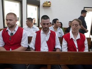 Supporting image for story: Three Britons accused of smuggling drugs face the death penalty in Indonesia