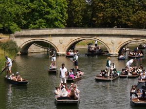 Supporting image for story: Future of punting in Cambridge faces threat from locks ‘in danger of collapse’