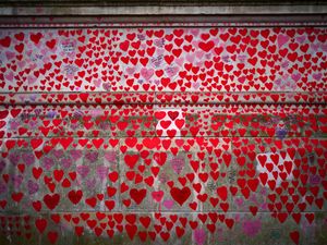 Supporting image for story: Registered Covid deaths in England fall for second week in row