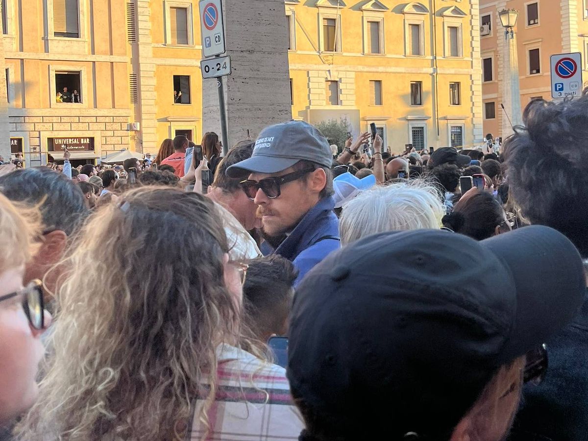 Harry Styles spotted in crowd during Pope Leo XIV’s first address in Rome