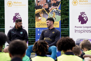 Tom King answering questions from students at the Academy.