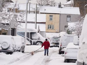 Supporting image for story: Wintry conditions to continue around the coasts after 7cm of snow recorded