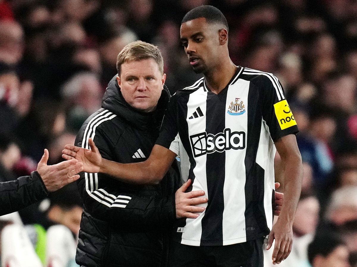 Newcastle have not held contract talks with Alexander Isak &ndash; Eddie Howe