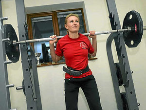Supporting image for story: Shropshire woman's powerlifting record marks amazing comeback after injury