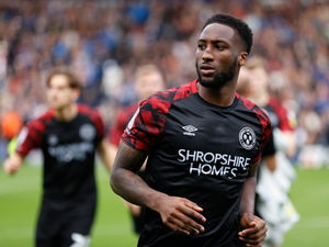 Supporting image for story: Shrewsbury's Chey Dunkley earns plaudits for defensive impact