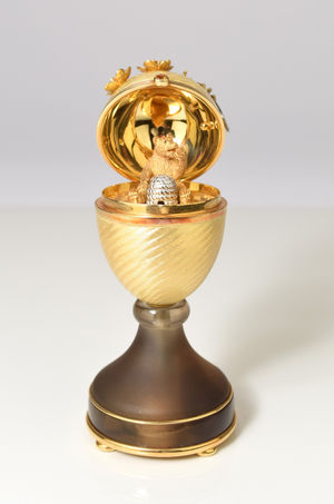The Victor Mayer for Fabergé surprise ‘Honey Egg’ which sold for £7,000