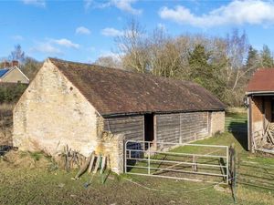 Supporting image for story: South Shropshire barn with conversion permission and a large paddock for sale