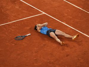 Supporting image for story: World number 361 Lois Boisson stuns Mirra Andreeva to reach semi-finals