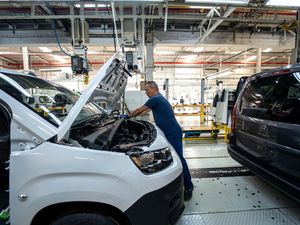 Supporting image for story: Vehicle production fell 15% last year, report shows