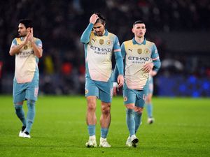 Supporting image for story: Manchester City let two-goal lead slip and suffer costly defeat against PSG