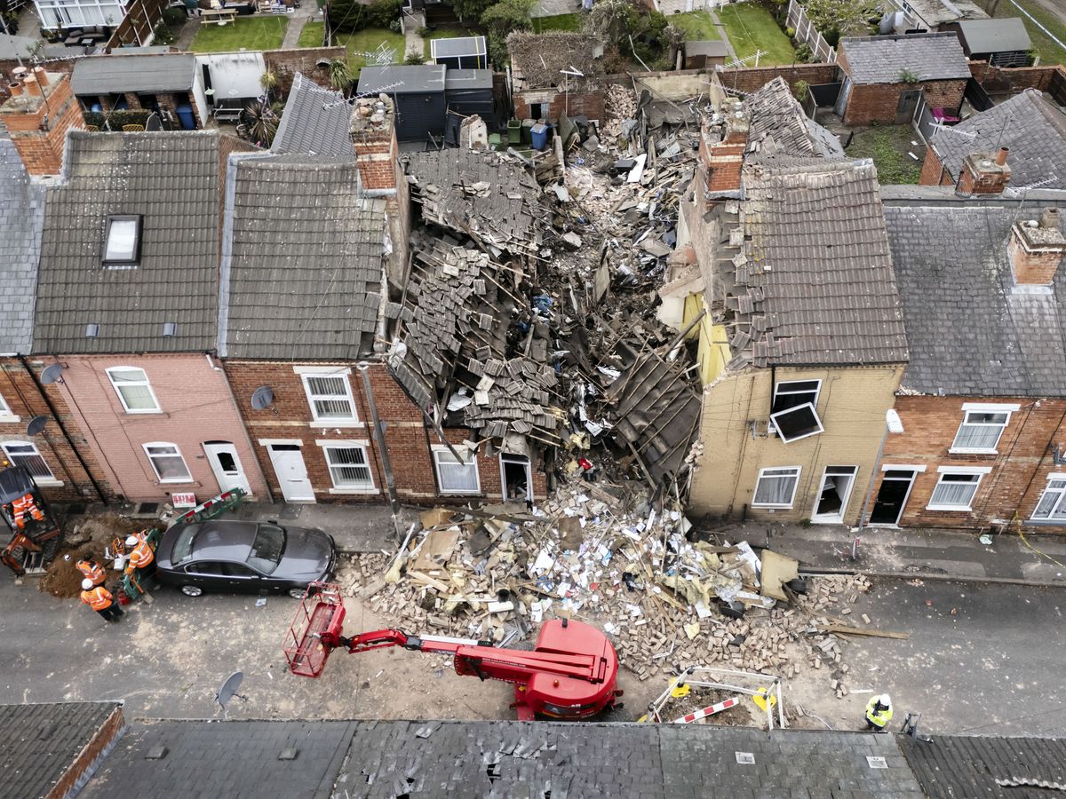 Man found dead after suspected gas explosion in Nottinghamshire home