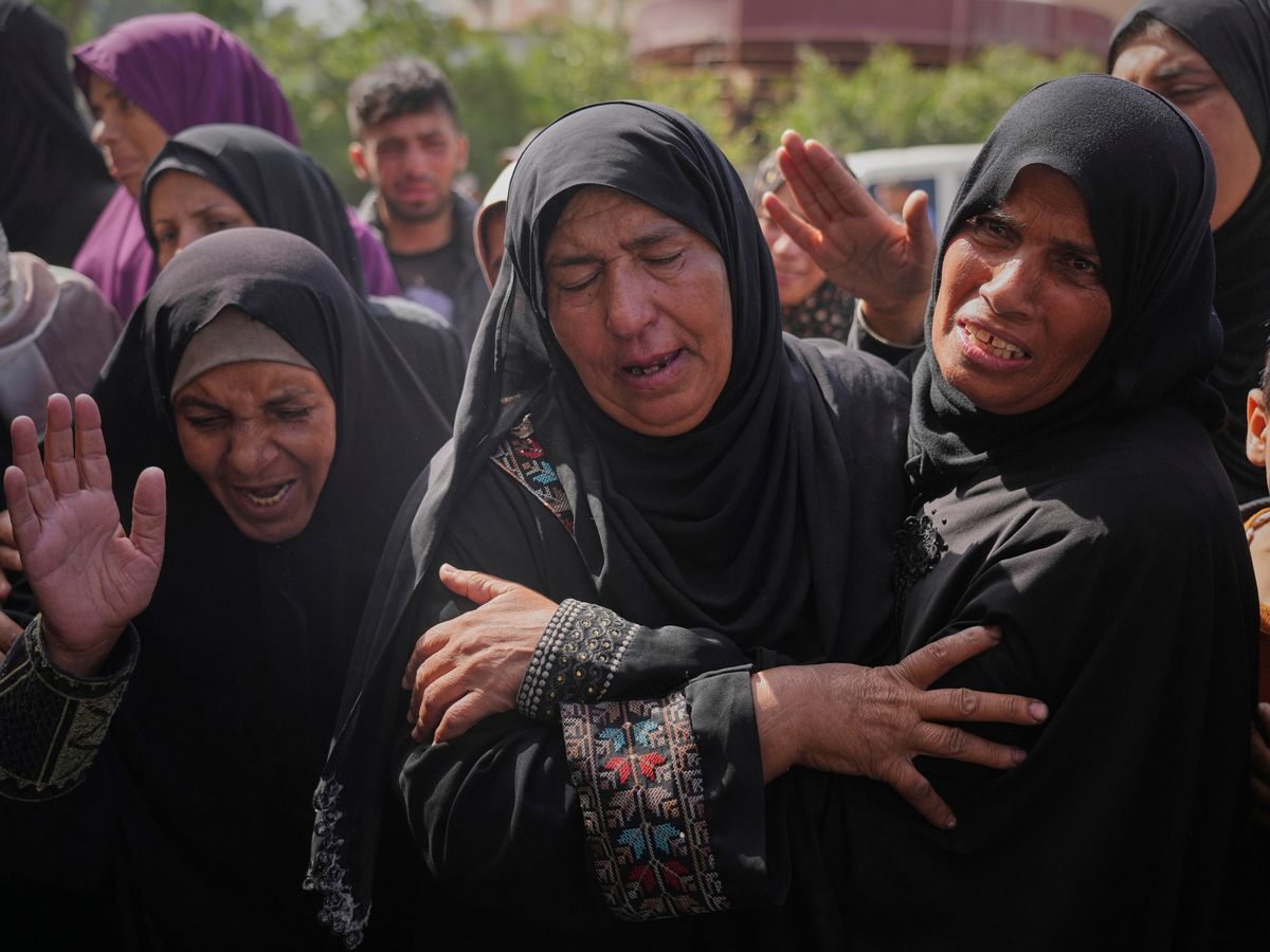 Gaza officials say Israeli forces killed 27 heading to aid site