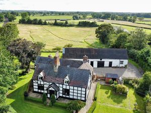 Supporting image for story: The 16th Century Shropshire home placed on market for £895,000