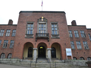 Supporting image for story: Family told 'pay care top-up fees or move' mother living with dementia