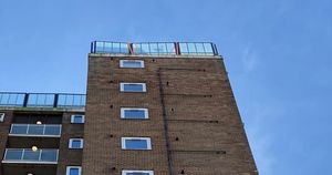 The loose glass at the top of the building is secured with ratchet straps. Picture Martyn Smith/LDRS free for LDRS use