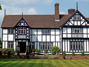 Supporting image for story: Oak furniture goes under the hammer in Shrewsbury