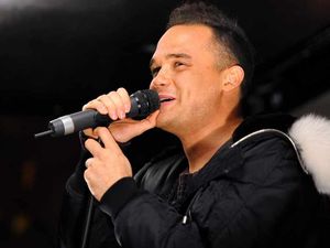 Supporting image for story: Pop Idol star Gareth Gates gets Wednesbury into the Christmas spirit