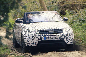Supporting image for story: WATCH: Range Rover Evoque Convertible put through its paces