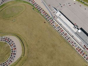 Supporting image for story: Mazda vehicles set new Guinness World Record in Italy