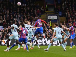 Supporting image for story: Crystal Palace back to winning ways as Brentford fail to fire