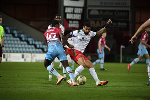 Joss Labadie battles for the ball (Owen Russell)