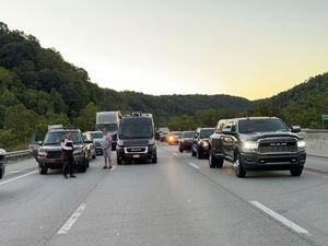 Supporting image for story: Authorities search for gunman after up to seven people hurt on Kentucky highway