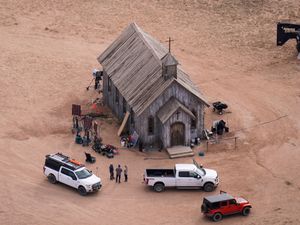 Supporting image for story: Alec Baldwin Rust shooting: Police investigate how live rounds got on set