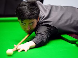 Supporting image for story: Si Jiahui makes maximum break for first time as Judd Trump beaten at Wuhan Open