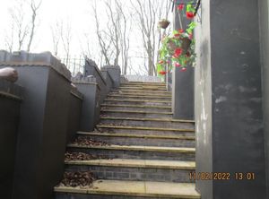 Stairs were build on the strip of green land