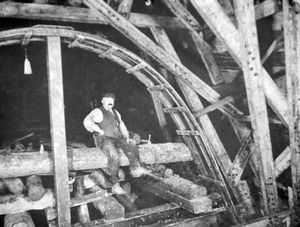A worker at Baggeridge Colliery in the early 1900s