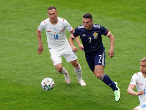 Supporting image for story: John McGinn hopes Aston Villa teammate Jack Grealish is left on the bench again