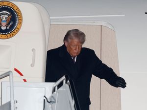 Supporting image for story: Trump threatens Canada with 100% tariffs over trade deal with China