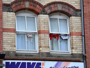 Supporting image for story: Stop treating asylum seekers like rubbish, says city leader