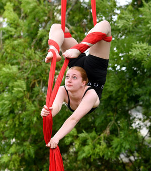 Cirque L'amour performed for the visitors.