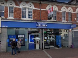 Supporting image for story: Plans to replace a bank that is closing on a Black Country high street have been unveiled