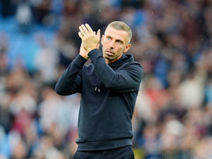 Supporting image for story: Gary O'Neil sends defiant Wolves message