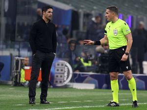 Supporting image for story: Mikel Arteta fumes over penalty decisions as Arsenal lose to Inter Milan