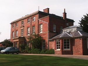 Supporting image for story: Shrewsbury birth house of Charles Darwin sells for nearly £1 million