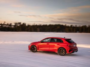 Supporting image for story: One in five drivers sees importance of winter tyres – survey